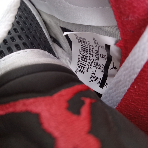 Nike Men’s White Black Red Athletic Sneakers - Picture 10 of 10